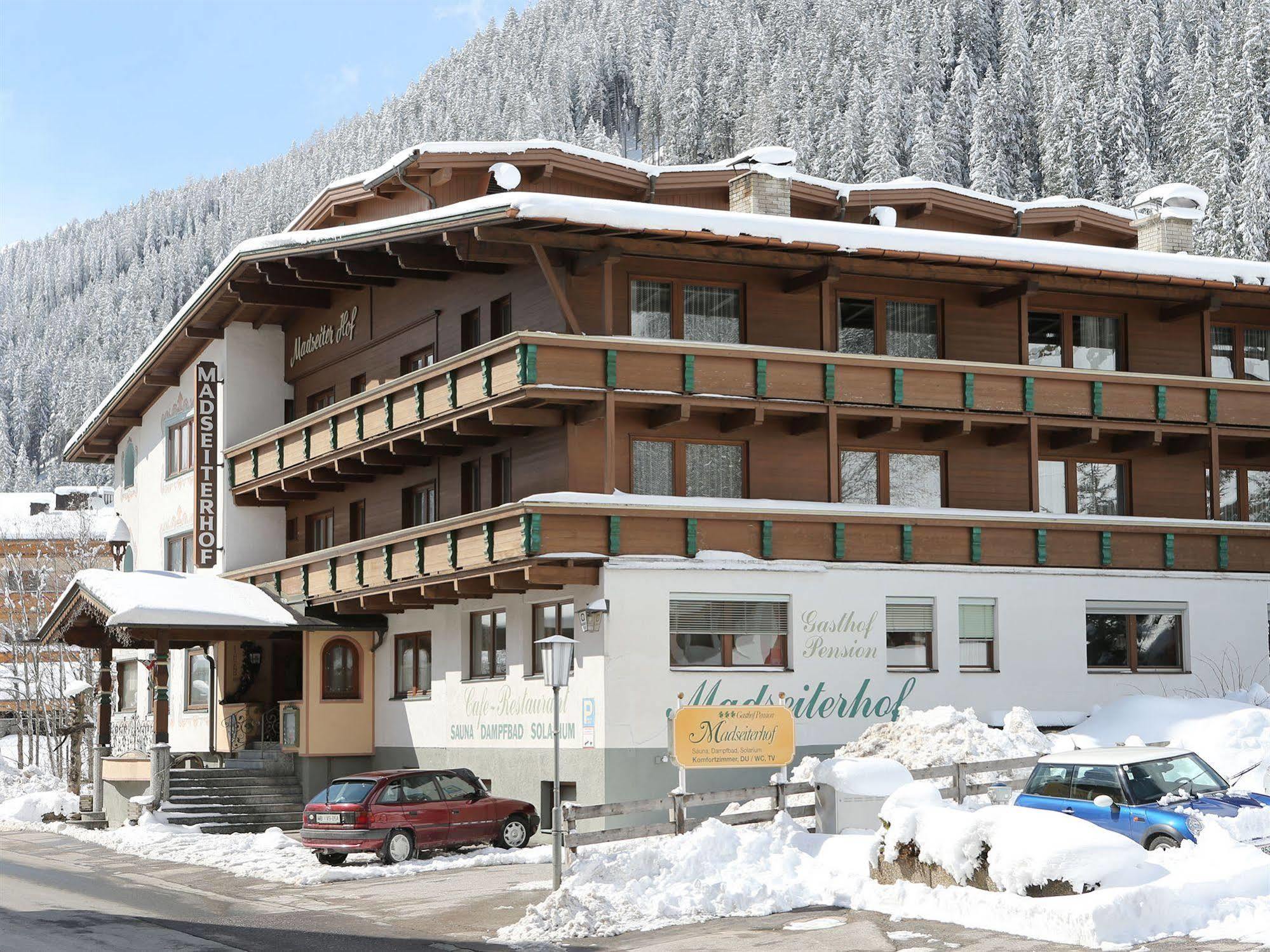 Gasthof Pension Madseiterhof Тукс Екстериор снимка